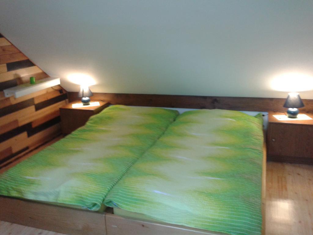 Holiday Home Prdelanca Luče Oda fotoğraf